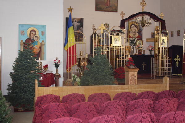 Impodobirea Sfintei Biserici cu braz,i Decembrie 2009 036