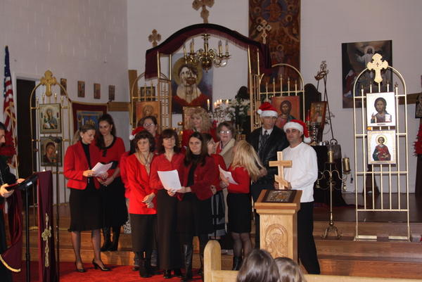 COLINDE  INAINTE DE CRACIUN 2010 011