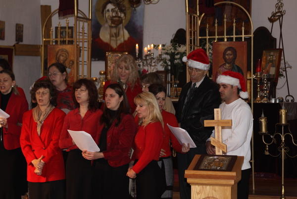 COLINDE  INAINTE DE CRACIUN 2010 020