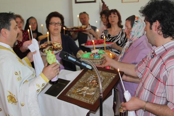 Izvorul Tamaduirii 2012 016